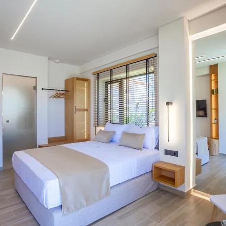 Aliston Deluxe Living - Adults Only