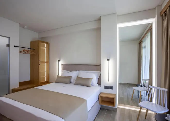 Aliston Deluxe Living - Adults Only *