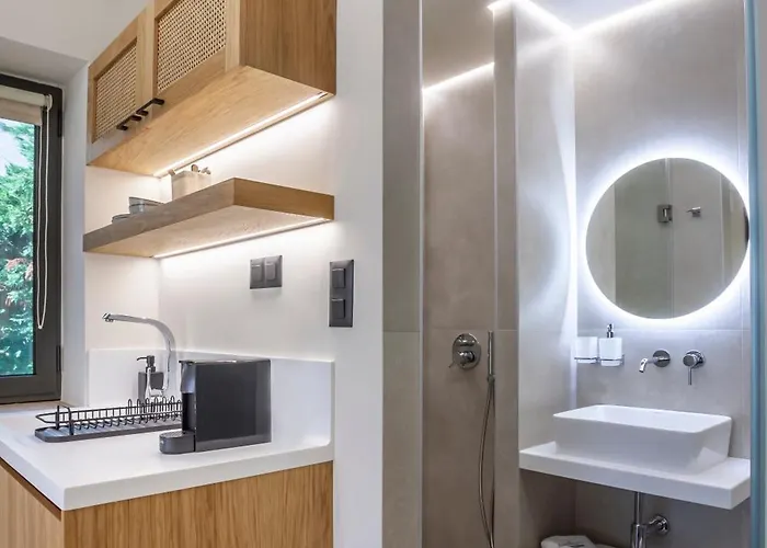 Aliston Deluxe Living - Adults Only