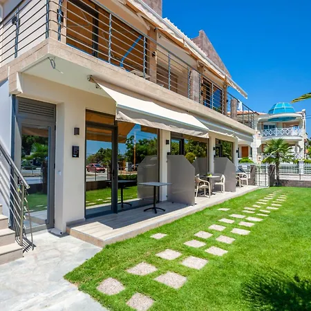 Aliston Deluxe Living - Adults Only