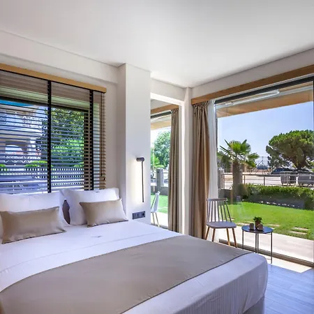 Aliston Deluxe Living - Adults Only Apartment