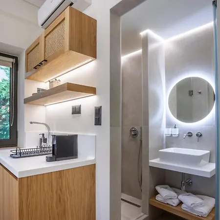Aliston Deluxe Living - Adults Only