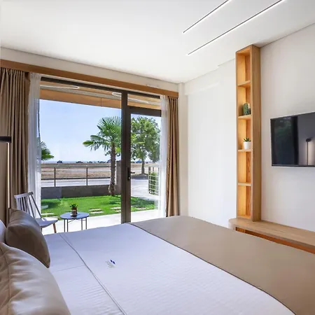 شقة Aliston Deluxe Living - Adults Only أسبروبالتا